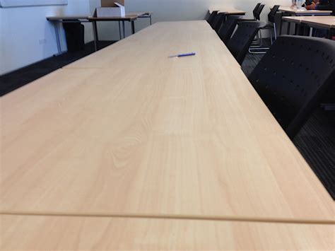 fotos gratis mesa piso mueble madera dura madera contrachapada