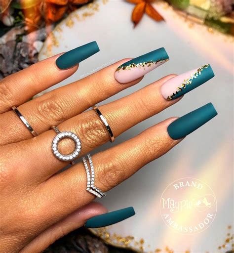 35+ Cute Fall Nails: Adorable Autumn Manicures - Emerlyn Closet