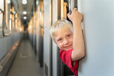 Летом детям 10-17 лет скидка 50%