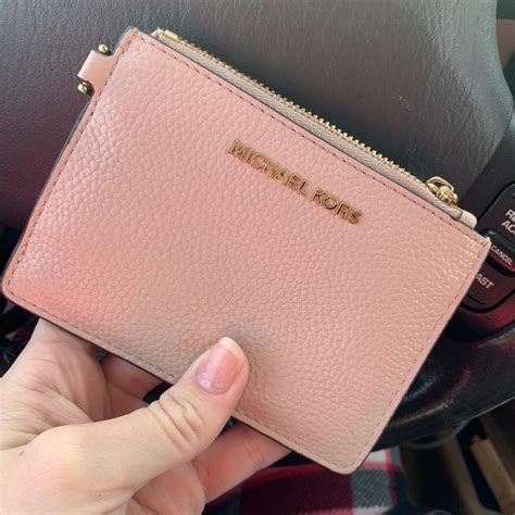 PINK MICHAEL KORS WALLET 💗💕 Great condition, used... - Depop