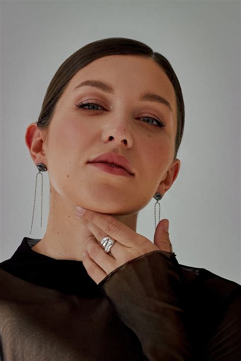 Серебряные серьги-цепочки "Поцелованная" от бренда SBLESKOM — купить в ...
