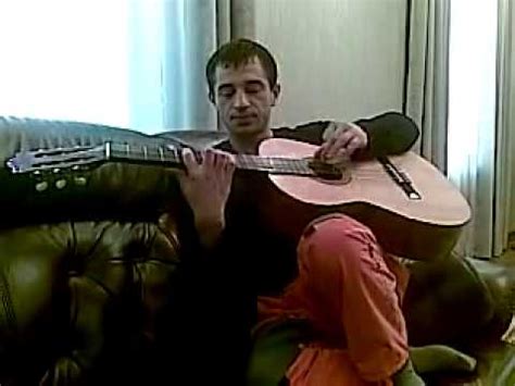 Бродяга на гитаре - Я родился ночью под забором. - YouTube