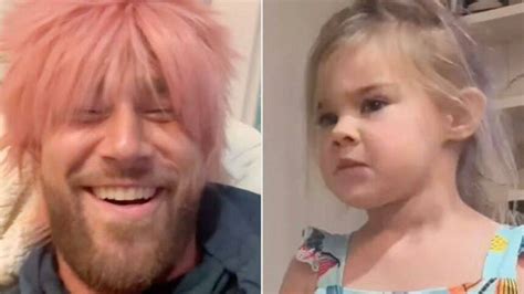 Wyatt Kelce Video: Jason Kelce Daughter Video, Wyatt Kelce Pink Haira ...