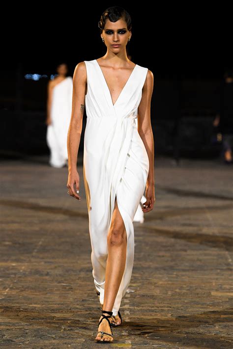 Dior Fall 2023 Mumbai Fashion Show