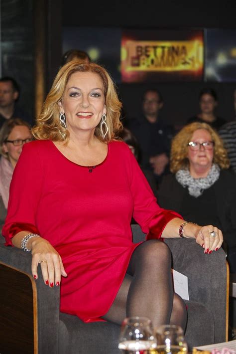 von Erfahren auf Geile Beine | Reife damen, Anziehsachen, Promis