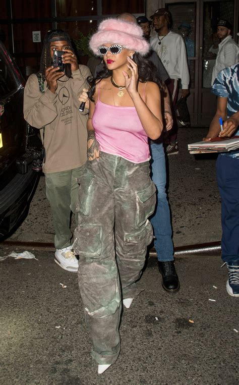 Rihanna – Beautiful Braless Boobs Out in New York - Hot Celebs Home