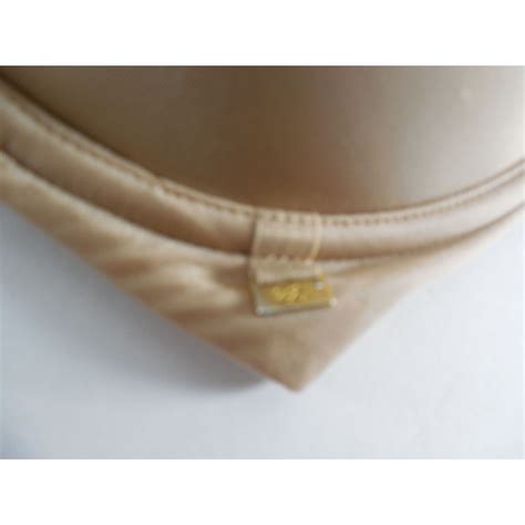 Victoria's Secret Victoria's Secret Bra Women Sz 34 DD Nude Intimates