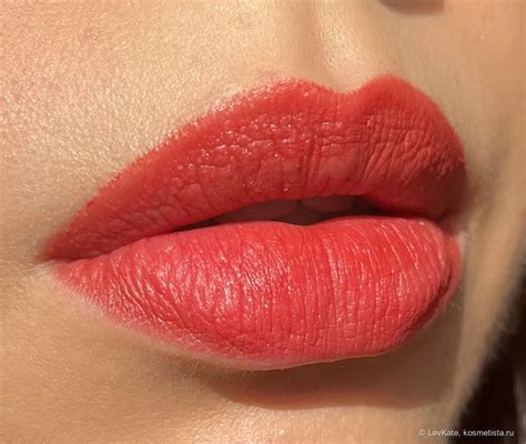 Губная помада МАС Powder Kiss Lipstick в оттенке Stay Curious 923 ...