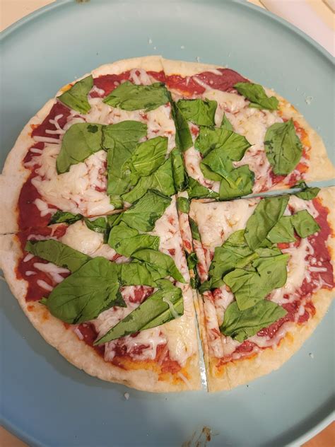 Foodies are lining up for Tribute Pizza every night 4