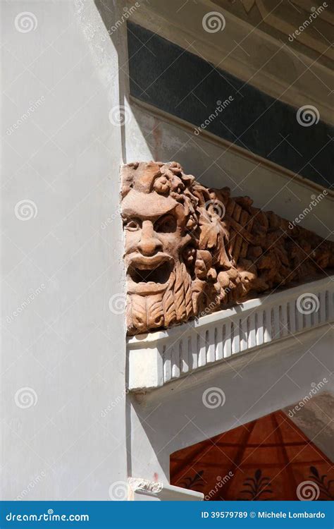 Maschera Greca Del Teatro, Gridante Immagine Stock - Immagine di ...