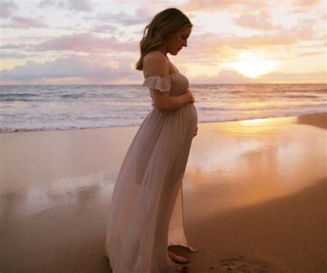 amazing maternity beach photo ideas  tips women   news