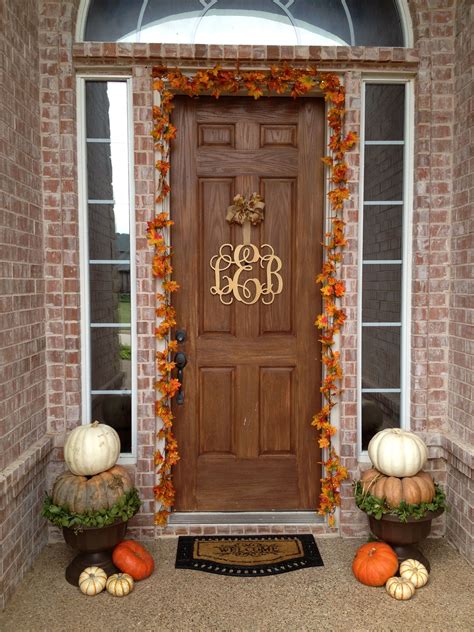 Decorate Your Front Door for a Festive Fall Welcome - Home Design Ideas
