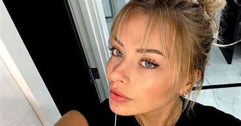 Kurvikas TikTok-tähti! Corinna Kopf on vähäpukeinen Fortnite-pelaaja