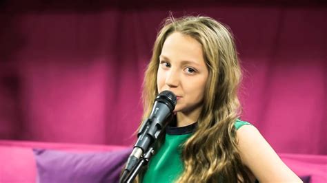 ПРЕМЬЕРА!Соня Лапшакова(SONYA)-Льдинка(COVER)! - YouTube