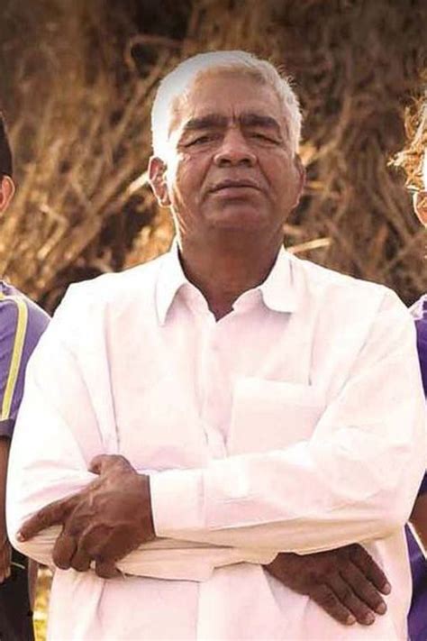 Mahavir Singh Phogat’s Bio, Age, Relationships, Latest Buzz, Photos & Videos