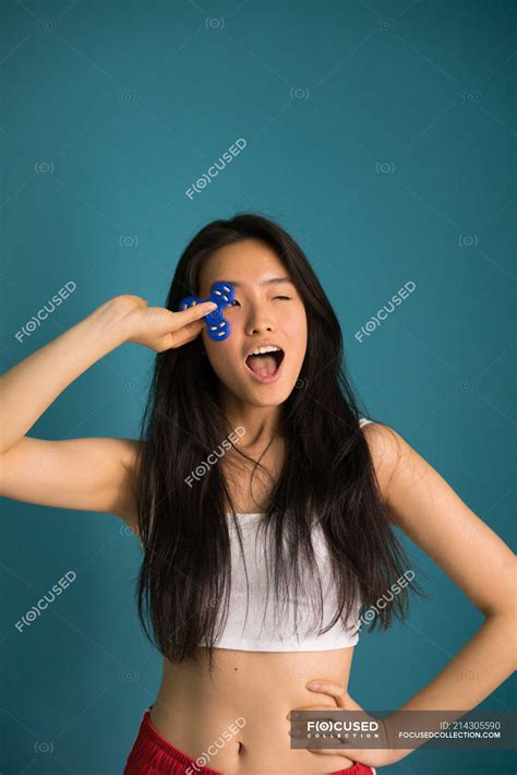 what is a spinner woman 2