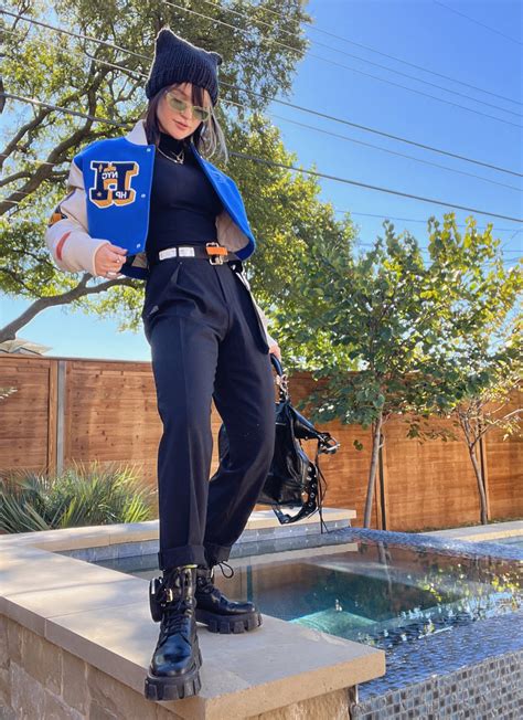 TW Pornstars - 1 pic. PeachJars. Twitter. ITS COLD IN TEXAS WHICH MEANS