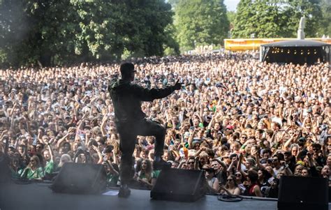 kneecap lead chants  fuck kkr  oya festival    mary