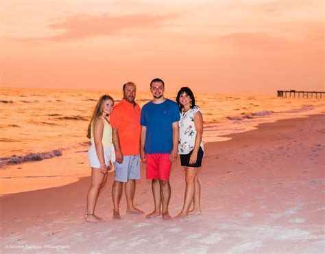 Beach family poses. | Family posing, Photo, Poses