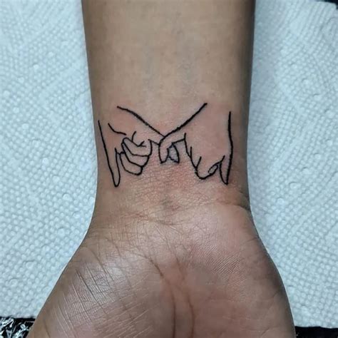 61 Pinky Promise Tattoo Designs To Show Your Unbreakable Bond