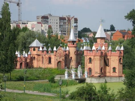 У дитячому парку 12-річна дівчинка отримала перелом – Сумські Дебати