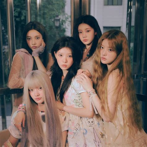 ILLIT (아일릿) Albums and Discography