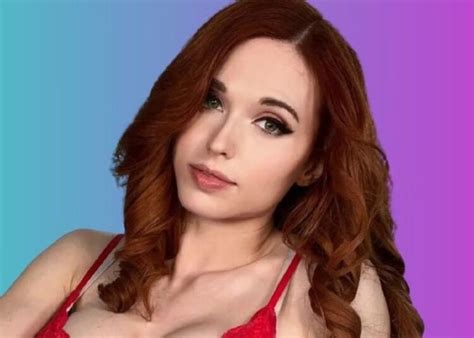 Amouranth makes a hilarious typo while posting an ad for Twitch mod job ...