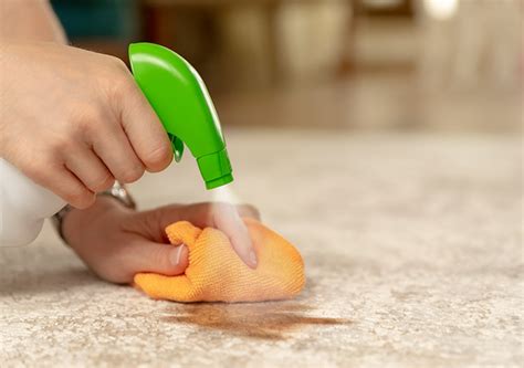 White Vinegar: Your Secret Weapon for Carpet Stain Removal - Hunter Games Magazine