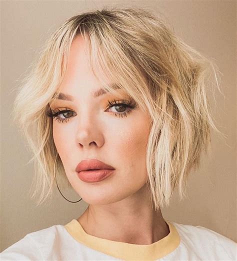 25 Hottest Bob Haircuts With Curtain Bangs in 2024 – HairstyleCamp