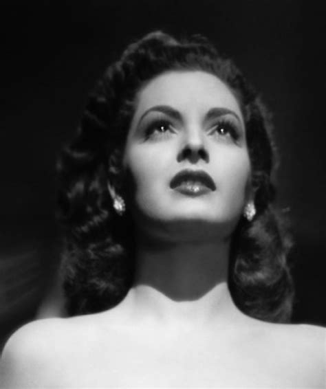 Elsa Aguirre en un still de la película Medianoche, dirigida por Tito