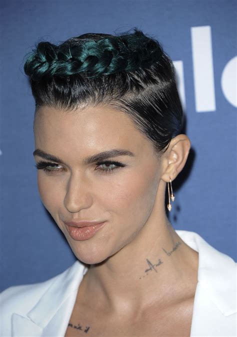 Ruby Rose - 48 Der heißeste Ruby Rose Bikini macht dich süchtig nach