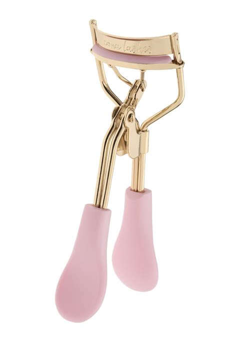 how to curl your lashes without an eyelash curler 9