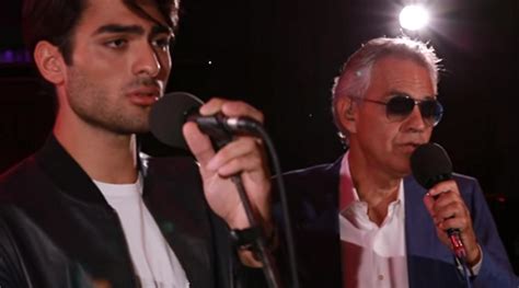 Andrea Bocelli und sein hübscher Sohn singen etwas von Ed Sheeran, was ...