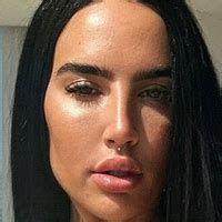 Cclaire Bbearxo OnlyFans: A Viral Photo That's Going Global. - 28e5fta