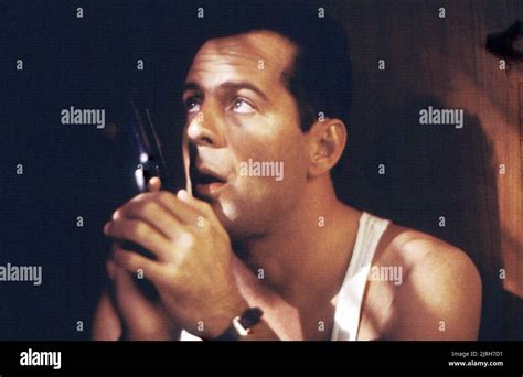 BRUCE WILLIS, DIE HARD, 1988 Stock Photo - Alamy