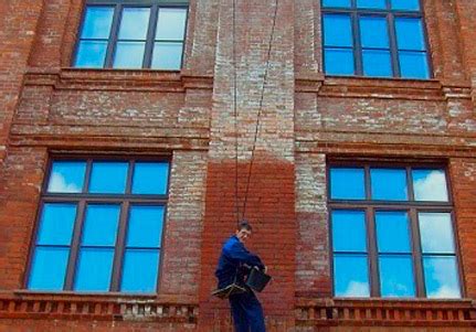 Очистка фасада от высолов. Удаление высолов на кирпичной кладке, бетоне ...