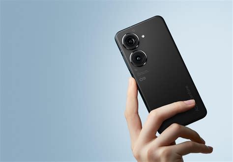 Asus продължава със смартфон премиерите с компактния Zenfone 9 ...