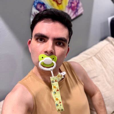 love getting changed by daddy🍼🧷 #abdl #abdlgay #abdlboy #diaper #diaperlover #dlboy #