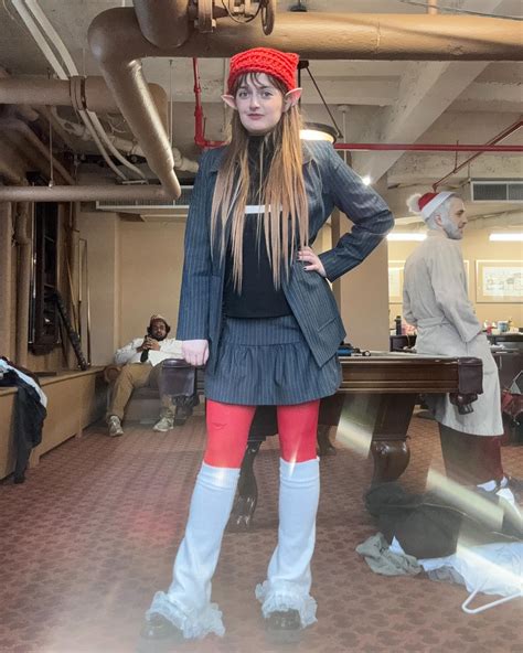 chloe troast | watch Santa Business Meeting this xmas 🎄 @thelisainsta