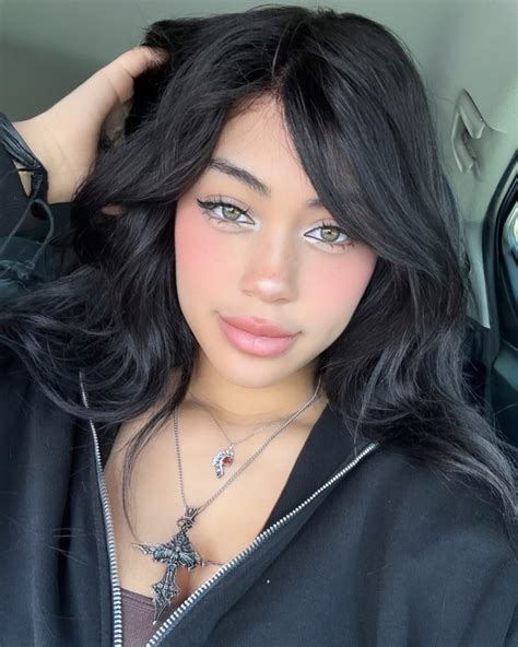 🐰🖤 (@bunnirinni) • Instagram photos and videos