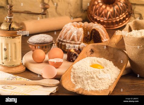 bake a cake Stock Photo - Alamy
