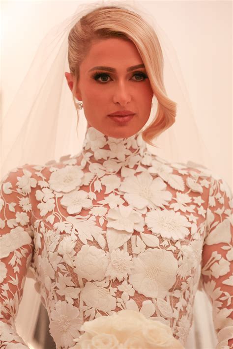 Who made paris hilton wedding dress | Beachweddingtips.com
