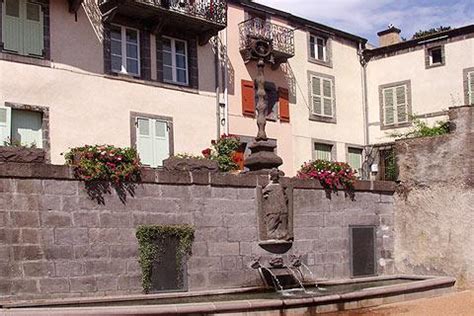 Volvic France travel and tourism, attractions and sightseeing and ...
