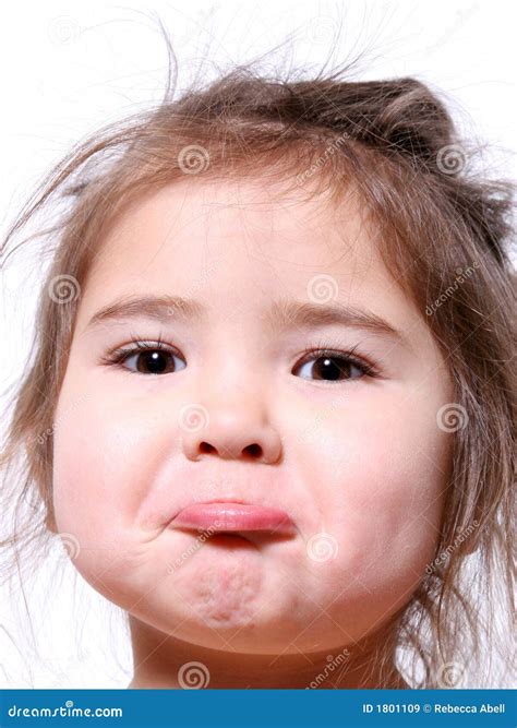 Pout девушки маленький стоковое изображение. изображение насчитывающей ...