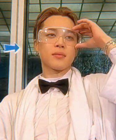jimin looks on Twitter | Jimin, Mirrored sunglasses women, Park jimin
