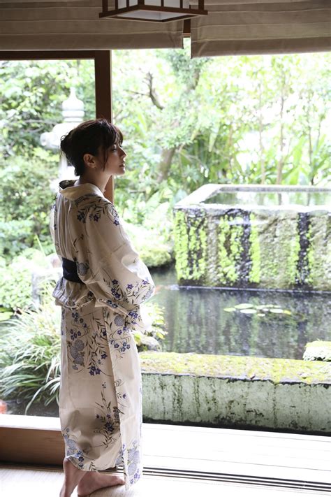 Miri Hanai "Unveiled! H Cup Naked Vol.2" FRIDAY Digital Photobook - V2PH