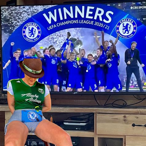 Milf Camel Toe cheers to Christian Pulisik and Chelsea FC. Enjoy - Miss