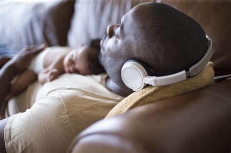 11 Useful Things Every First-Time Expecting Dad Needs