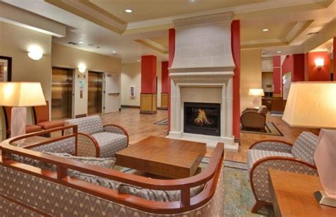 Holiday Inn and Suites Hotel Bakersfield : Photos and reviews