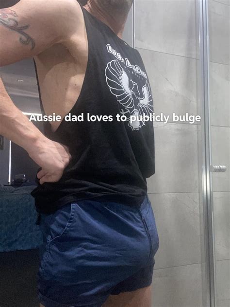 Aussie dad with big bulge : r/Bulges